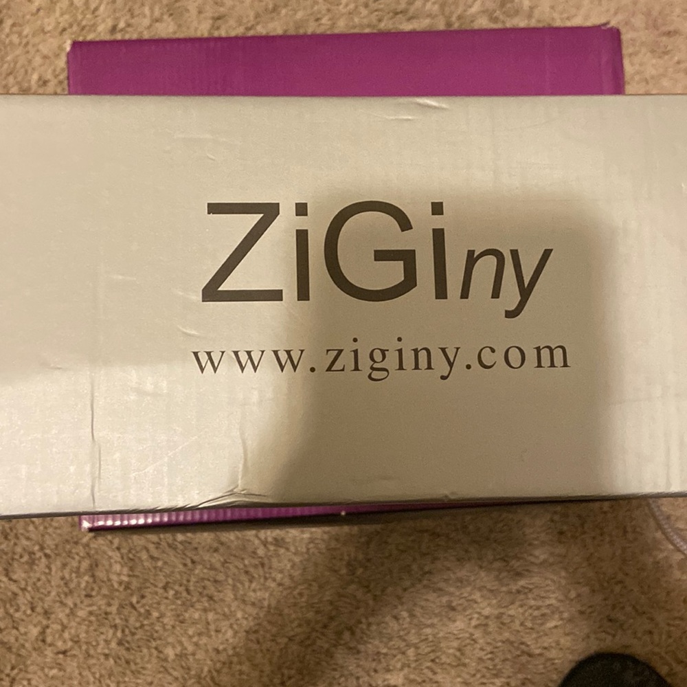 ZiGiny Black heels